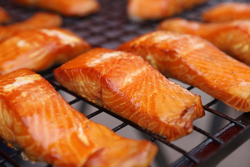 Gerookte zalm bij Palingrokerij Palingtuktuk